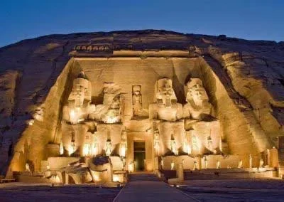 Vacanza in famiglia in Egitto – Piramidi e Abu Simbel in tour privato