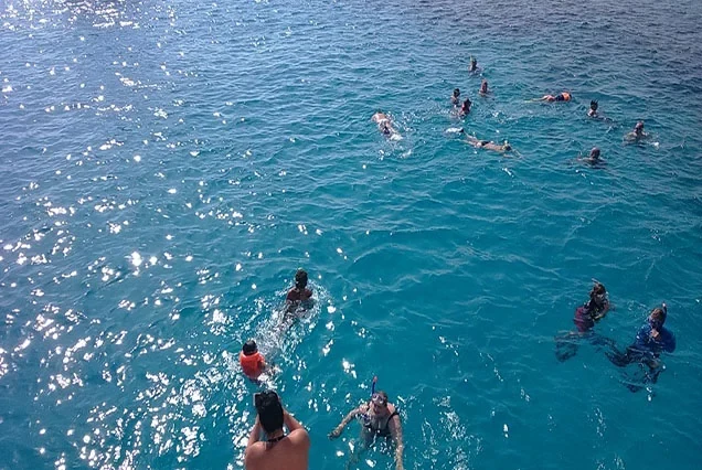 Escursione privata in barca alle isole di Hamata con snorkeling