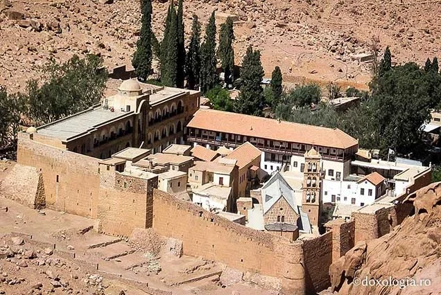 Escursione privata da Dahab al Cairo – Piramidi di Giza e Museo Egizio