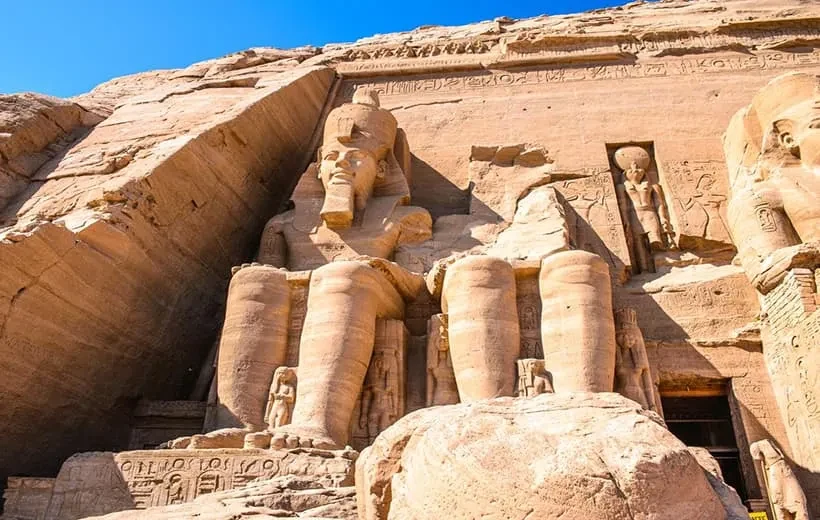 4 giorni – Luxor e Assuan con Abu Simbel in tour privato