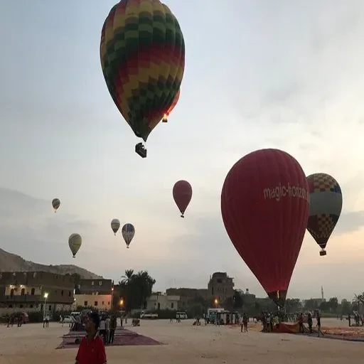 Crociera di lusso di 4 giorni sul Nilo con Abu Simbel e mongolfiera