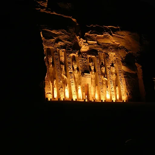 Escursione di un giorno ad Abu Simbel con spettacolo Suoni e Luci