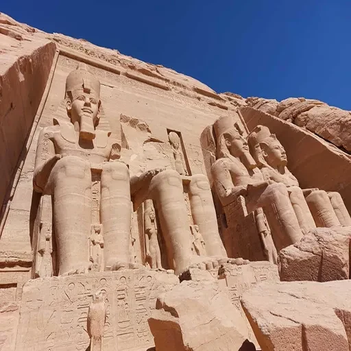 Bus confortevole andata e ritorno tra Assuan e Abu Simbel