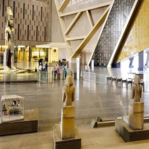 Escursione privata in aereo da Luxor al Grande Museo Egizio e alle Piramidi di Giza