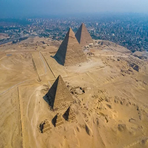 Tour privato della civiltà egizia – Piramidi di Giza, GEM e NMEC