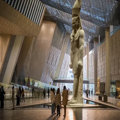Escursione privata da Hurghada al Grande Museo Egizio e alle Piramidi di Giza
