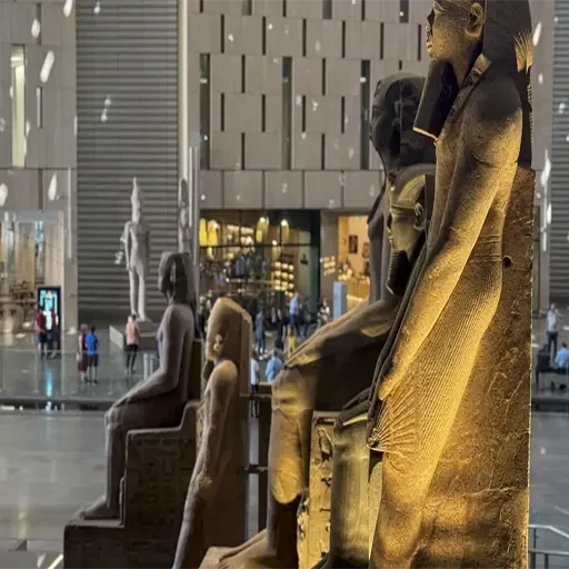 Escursione privata da Hurghada al Grande Museo Egizio e alle Piramidi di Giza