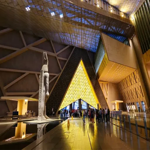 Escursione privata da Hurghada al Grande Museo Egizio e alle Piramidi di Giza
