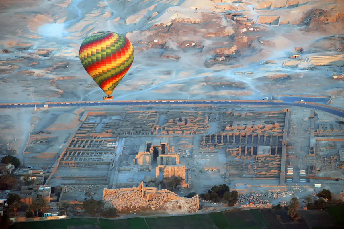 Spettacolare volo in mongolfiera all’alba a Luxor