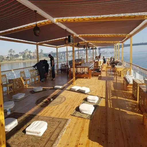 Sacred Lotus Dahabiya – crociera sul Nilo di 4 giorni : Assuan–Luxor