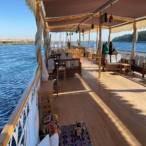 Sacred Lotus Dahabiya – crociera sul Nilo di 4 giorni : Assuan–Luxor
