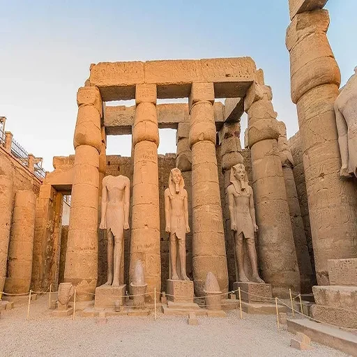 Tour premium della Valle dei Re dal Cairo in aereo