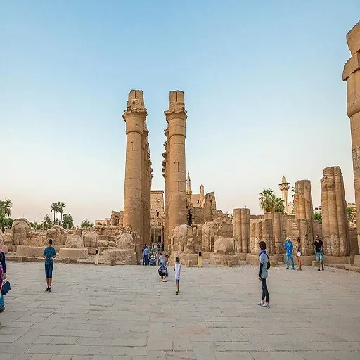 Tour premium della Valle dei Re dal Cairo in aereo
