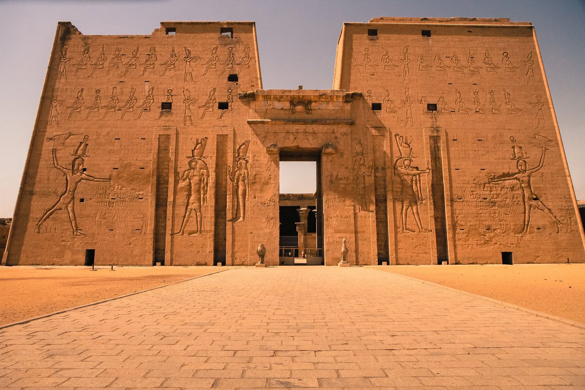 MS Semiramis II – crociera sul Nilo di 4 giorni : Assuan–Luxor